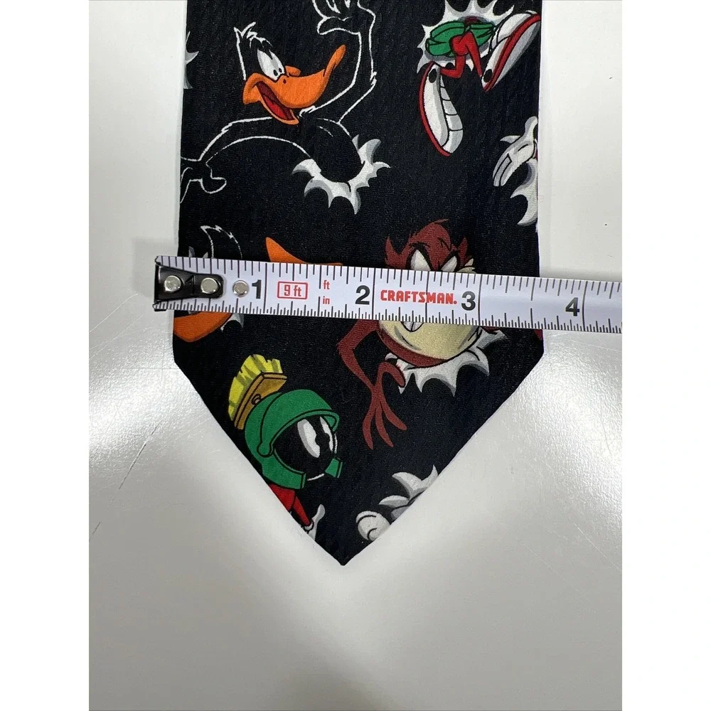 VTG 1995 Looney Tunes 100% Polyester Necktie Bugs Bunny Daffy Duck‎ Tweety Bird